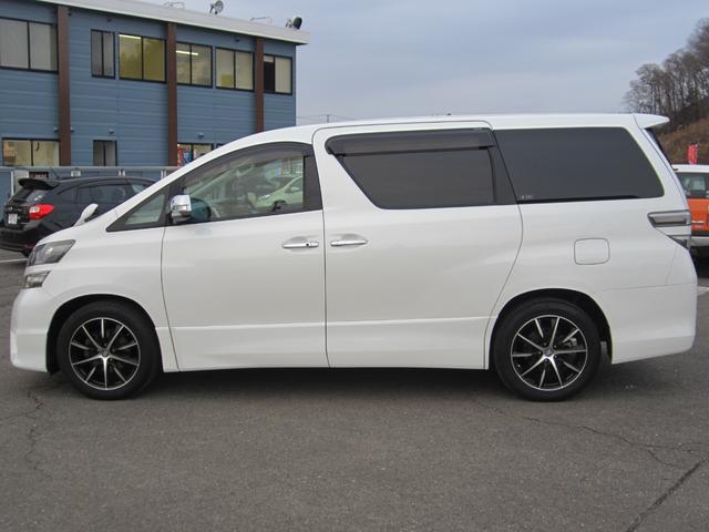 ヴェルファイア ２．４Ｚ　プラチナセレクションＩＩ　タイプゴールド　４ＷＤ　ＨＩＤヘッドライト／純正フルセグナビ　７人乗り　社外１８インチアルミホイール　両側電動スライドドア（5枚目）