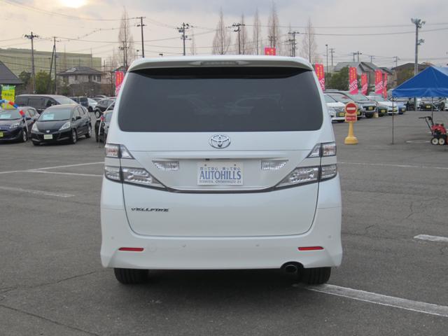 ヴェルファイア ２．４Ｚ　プラチナセレクションＩＩ　タイプゴールド　４ＷＤ　ＨＩＤヘッドライト／純正フルセグナビ　７人乗り　社外１８インチアルミホイール　両側電動スライドドア（8枚目）