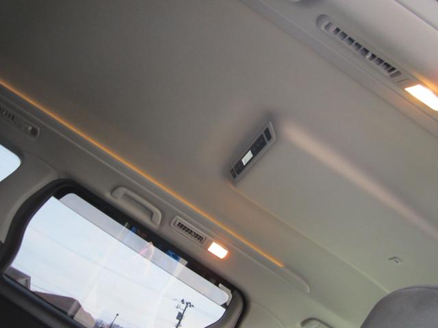 ヴェルファイア ２．４Ｚ　プラチナセレクションＩＩ　タイプゴールド　４ＷＤ　ＨＩＤヘッドライト／純正フルセグナビ　７人乗り　社外１８インチアルミホイール　両側電動スライドドア（26枚目）