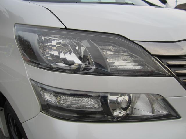 ヴェルファイア ２．４Ｚ　プラチナセレクションＩＩ　タイプゴールド　４ＷＤ　ＨＩＤヘッドライト／純正フルセグナビ　７人乗り　社外１８インチアルミホイール　両側電動スライドドア（28枚目）