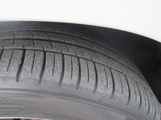 ヴェルファイア ２．４Ｚ　プラチナセレクションＩＩ　タイプゴールド　４ＷＤ　ＨＩＤヘッドライト／純正フルセグナビ　７人乗り　社外１８インチアルミホイール　両側電動スライドドア（32枚目）