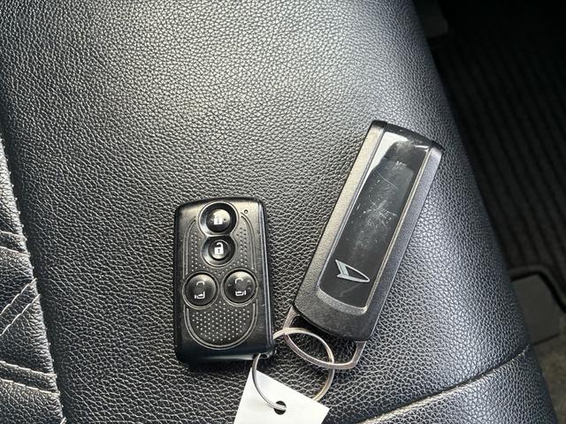 ���X�}�[�g�L�[�E�G���W���X�^�[�^�[���i�|�P�b�g�ɓ���Ă��邾���ŃG���W���n���ƃh�A�̊J�\�j