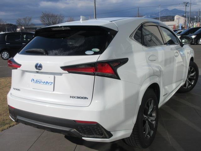 ＮＸ ＮＸ３００ｈ　Ｆスポーツ　４ＷＤ／純正ナビ／フルセグＴＶ／バックカメラ／ＥＴＣ／プッシュスタート／スマートキー／ステアリングスイッチ／ステアリングヒーター／ＬＥＤヘッドライト／オートライト／フォグライト／シートヒーター（2枚目）