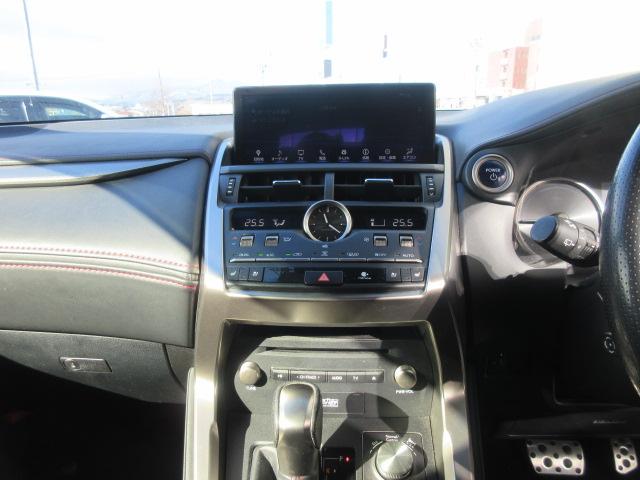 ＮＸ ＮＸ３００ｈ　Ｆスポーツ　４ＷＤ／純正ナビ／フルセグＴＶ／バックカメラ／ＥＴＣ／プッシュスタート／スマートキー／ステアリングスイッチ／ステアリングヒーター／ＬＥＤヘッドライト／オートライト／フォグライト／シートヒーター（12枚目）