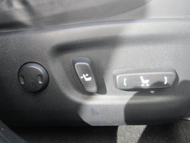 ＮＸ ＮＸ３００ｈ　Ｆスポーツ　４ＷＤ／純正ナビ／フルセグＴＶ／バックカメラ／ＥＴＣ／プッシュスタート／スマートキー／ステアリングスイッチ／ステアリングヒーター／ＬＥＤヘッドライト／オートライト／フォグライト／シートヒーター（27枚目）