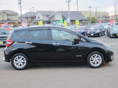 ���������֡������ե륻���ʥӡ��֥롼�ȥ����������饦��ɥ�˥������̣ţĥ饤�ȡ����ޡ��ȥ롼��ߥ顼�����ޡ��ȥ������ץå��她�����Ȥʤ��������Ƥ��ޤ���������Ԥ��ǽ�ʤΤǥ����åդޤǤ��������������� 3