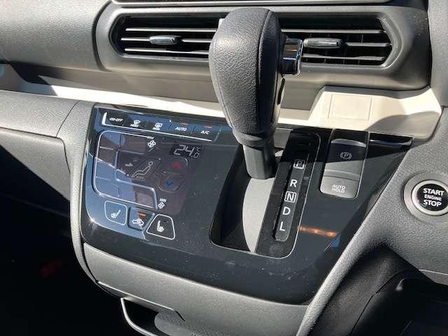 デリカミニ Ｇ　プレミアム　衝突被害軽減ブレーキ　純正ナビゲーション（9枚目）