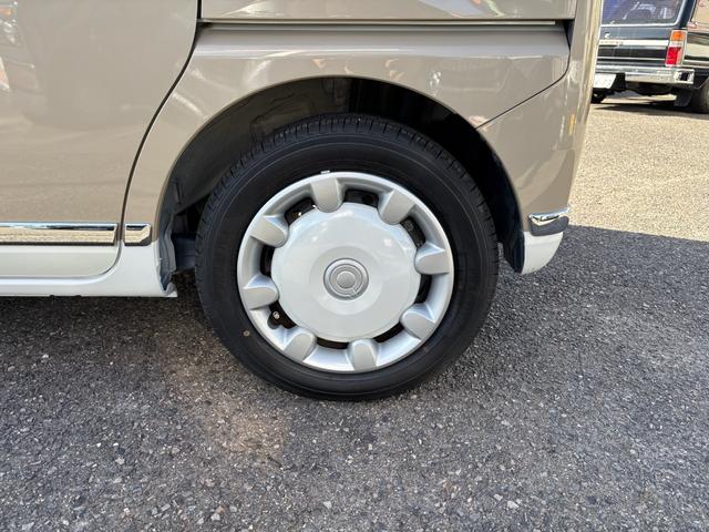 ムーヴキャンバス Ｇメイクアップ　ＳＡＩＩＩ　８インチナビフルセグ　アラウンドビューカメラ　両側パワースライドドア　プッシュスタート　シートカバー　スマアシＩＩＩ　オートエアコン　ベージュツートン（21枚目）