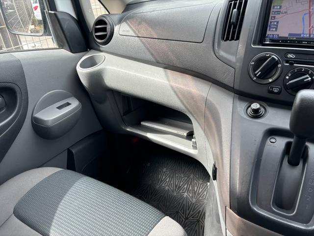 ＮＶ２００バネットバン ＤＸ　ガソリン車／５ドア／１６００ｃｃ／オートマ／２－５名／（14枚目）