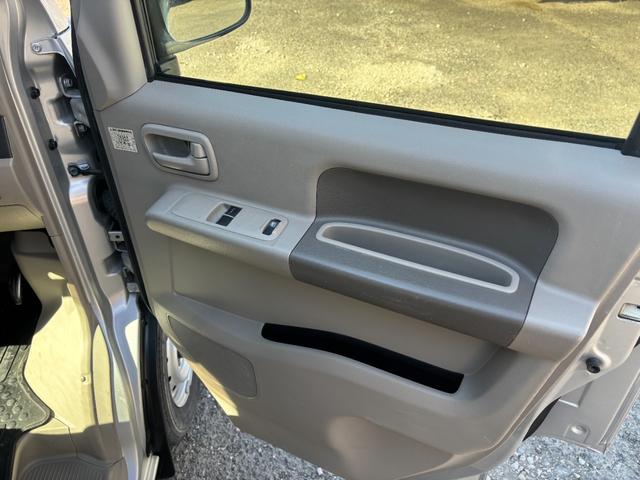 ミニキャブバン Ｇ　４ＷＤ／オートマ／５ドア／フロントＰＷ／キーレス／（9枚目）