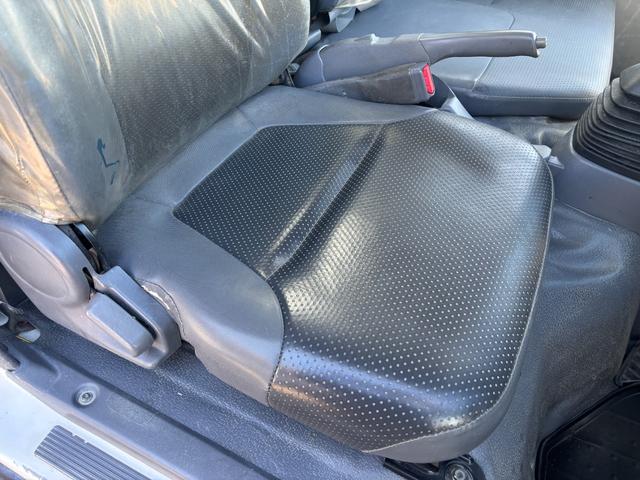 エルフトラック 強化フルフラットローダンプ　２ｔ／全低床ダンプ／外装仕上／３０００ｃｃ／元レンタ／ディーゼル／５ＭＴ／５速マニュアル／３ペダル／コボレーン取付可車両／アユミフック／関東仕入れ／（15枚目）