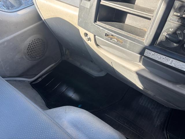 エルフトラック 強化フルフラットローダンプ　２ｔ／全低床ダンプ／外装仕上／３０００ｃｃ／元レンタ／ディーゼル／５ＭＴ／５速マニュアル／３ペダル／コボレーン取付可車両／アユミフック／関東仕入れ／（18枚目）