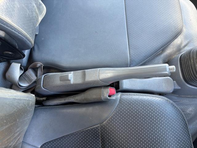 エルフトラック 強化フルフラットローダンプ　２ｔ／全低床ダンプ／外装仕上／３０００ｃｃ／元レンタ／ディーゼル／５ＭＴ／５速マニュアル／３ペダル／コボレーン取付可車両／アユミフック／関東仕入れ／（22枚目）