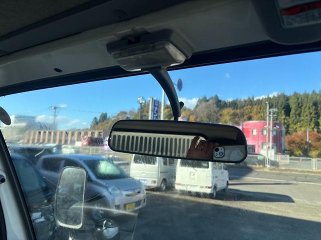 エルフトラック 強化フルフラットローダンプ　２ｔ／全低床ダンプ／外装仕上／３０００ｃｃ／元レンタ／ディーゼル／５ＭＴ／５速マニュアル／３ペダル／コボレーン取付可車両／アユミフック／関東仕入れ／（27枚目）