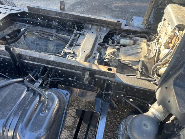 エルフトラック 強化フルフラットローダンプ　２ｔ／全低床ダンプ／外装仕上／３０００ｃｃ／元レンタ／ディーゼル／５ＭＴ／５速マニュアル／３ペダル／コボレーン取付可車両／アユミフック／関東仕入れ／（30枚目）