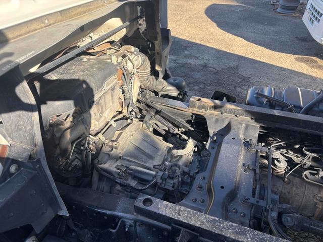 エルフトラック 強化フルフラットローダンプ　２ｔ／全低床ダンプ／外装仕上／３０００ｃｃ／元レンタ／ディーゼル／５ＭＴ／５速マニュアル／３ペダル／コボレーン取付可車両／アユミフック／関東仕入れ／（36枚目）