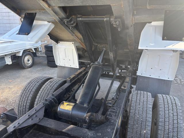 エルフトラック 強化フルフラットローダンプ　２ｔ／全低床ダンプ／外装仕上／３０００ｃｃ／元レンタ／ディーゼル／５ＭＴ／５速マニュアル／３ペダル／コボレーン取付可車両／アユミフック／関東仕入れ／（38枚目）