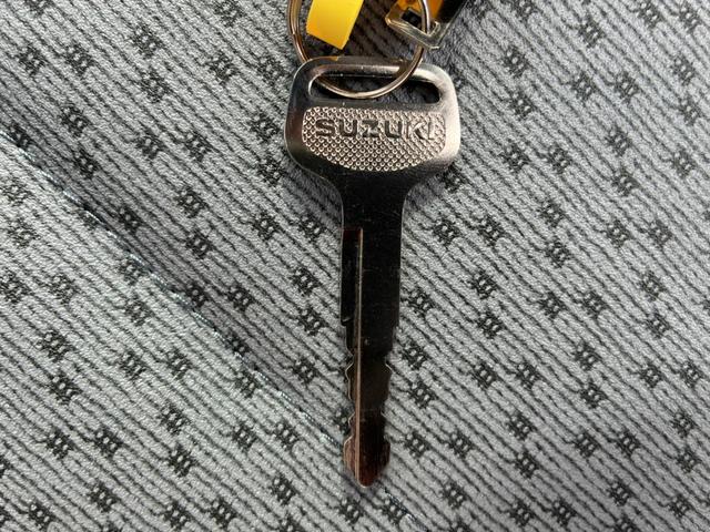 キャリイトラック KC 5速マニュアル 4WD パワステ エアコン パワーウインドウ(20枚目)