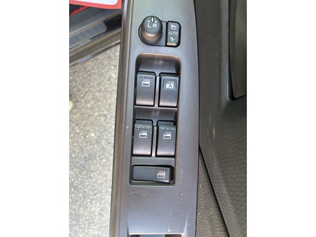 ルーミー Ｇ　純正９インチナビ　ＴＶ　パノラミックビューモニター　スマアシ　両側パワースライドドア　スマートキー応急スペアタイヤ付（18枚目）