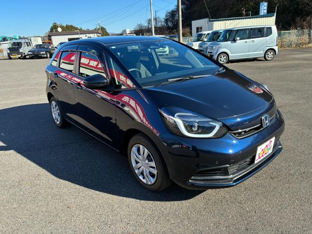 フィット ｅ：ＨＥＶベーシック　純正ナビ　ＴＶ　ＥＴＣ　ドラレコ　スマートキー（3枚目）