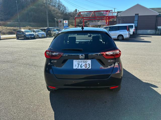 フィット ｅ：ＨＥＶベーシック　純正ナビ　ＴＶ　ＥＴＣ　ドラレコ　スマートキー（6枚目）