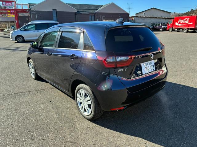 フィット ｅ：ＨＥＶベーシック　純正ナビ　ＴＶ　ＥＴＣ　ドラレコ　スマートキー（7枚目）