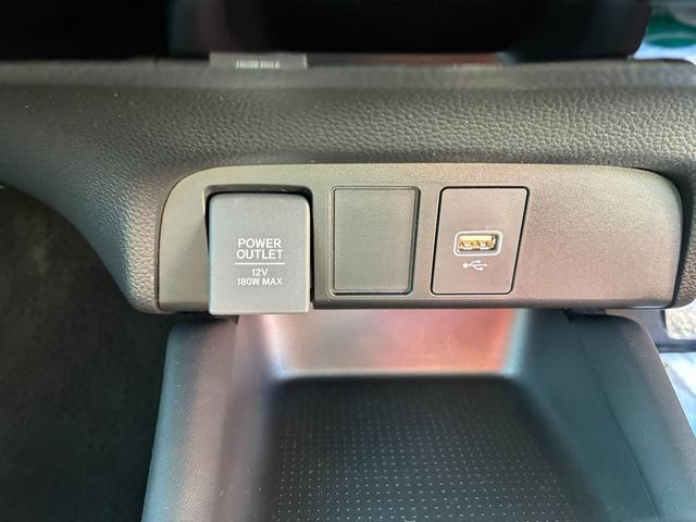 フィット ｅ：ＨＥＶベーシック　純正ナビ　ＴＶ　ＥＴＣ　ドラレコ　スマートキー（13枚目）