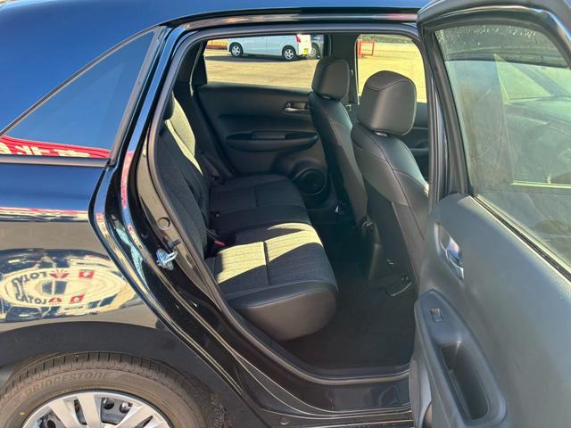 フィット ｅ：ＨＥＶベーシック　純正ナビ　ＴＶ　ＥＴＣ　ドラレコ　スマートキー（17枚目）