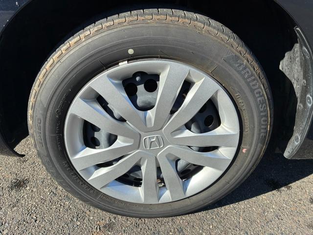 フィット ｅ：ＨＥＶベーシック　純正ナビ　ＴＶ　ＥＴＣ　ドラレコ　スマートキー（22枚目）