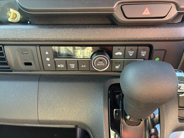 Ｎ－ＢＯＸカスタム ベースグレード　純正ナビ　フルセグＴＶ　左パワースライドア　ホンダセンシング　バックカメラ　スマートキー　ＬＥＤヘッドライトシートヒーター　電動パーキング（11枚目）