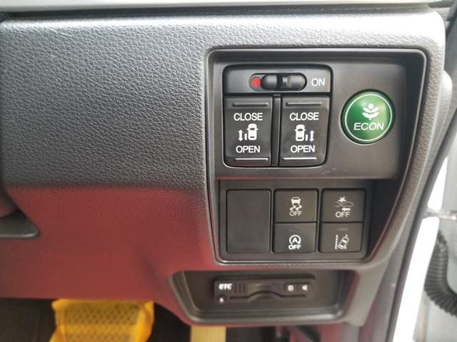 泉パーキングスマートＩＣを降りて車で１分！　展示場には軽中古車はもちろん、人気のハイブリッドカーもたくさん展示されてます！