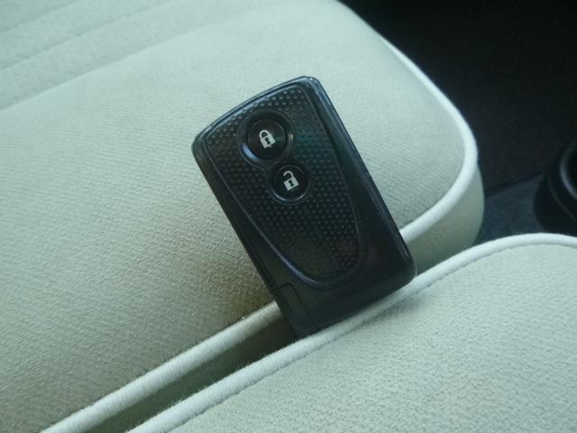 ミラココア ココアプラスＧ　４ＷＤ　スマートキー　アイドリングストップ　寒冷地仕様　純正ナビ　地デジ　バックカメラ　ＥＴＣ　電動格納ミラー　ルーフレール　ベンチシート　ＣＶＴ　盗難防止システム　フォグランプ　タイミングチェーン（27枚目）