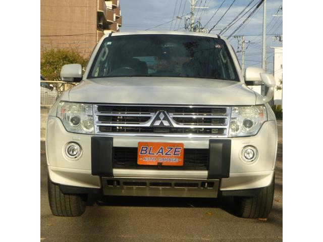 パジェロ ロング　エクシード　切替式４ＷＤ　ディーゼル　２バッテリー　ＨＤＤナビ　フルセグ　バックカメラ　ＥＴＣ　クルーズコントロール　シートヒーター　ＨＩＤライト　前後フォグランプ　キーレス　ルーフレール　純正アルミホイール（5枚目）