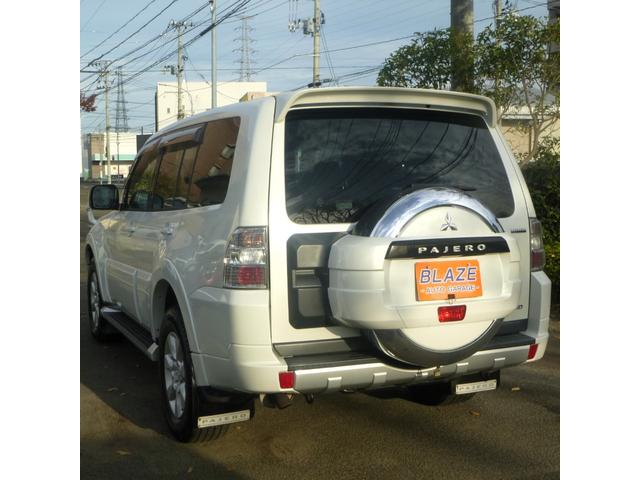 パジェロ ロング　エクシード　切替式４ＷＤ　ディーゼル　２バッテリー　ＨＤＤナビ　フルセグ　バックカメラ　ＥＴＣ　クルーズコントロール　シートヒーター　ＨＩＤライト　前後フォグランプ　キーレス　ルーフレール　純正アルミホイール（7枚目）