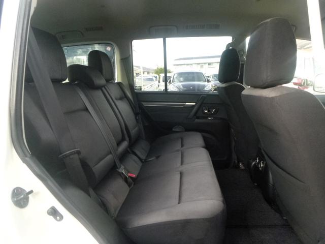 パジェロ ロング　エクシード　切替式４ＷＤ　ディーゼル　２バッテリー　ＨＤＤナビ　フルセグ　バックカメラ　ＥＴＣ　クルーズコントロール　シートヒーター　ＨＩＤライト　前後フォグランプ　キーレス　ルーフレール　純正アルミホイール（17枚目）