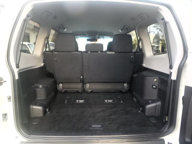 パジェロ ロング　エクシード　切替式４ＷＤ　ディーゼル　２バッテリー　ＨＤＤナビ　フルセグ　バックカメラ　ＥＴＣ　クルーズコントロール　シートヒーター　ＨＩＤライト　前後フォグランプ　キーレス　ルーフレール　純正アルミホイール（22枚目）