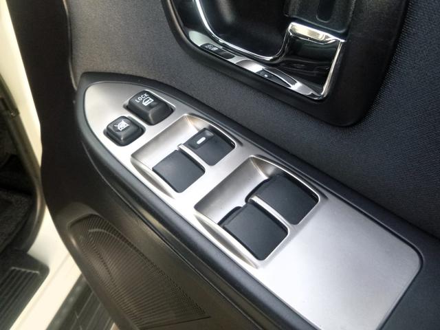 パジェロ ロング　エクシード　切替式４ＷＤ　ディーゼル　２バッテリー　ＨＤＤナビ　フルセグ　バックカメラ　ＥＴＣ　クルーズコントロール　シートヒーター　ＨＩＤライト　前後フォグランプ　キーレス　ルーフレール　純正アルミホイール（36枚目）