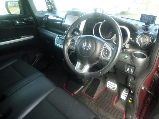 Ｎ－ＢＯＸカスタム Ｇ　ターボＳＳパッケージ　４ＷＤ　ワンオーナー　ＣＴＢＡ　衝突軽減ブレーキ　ＥＧスターター　サイド＆カーテンエアバック　メモリーナビ　フルセグ　ブルートゥース　バックカメラ　クルコン　ハーフレザー　両側パワスラ　ＥＴＣ（13枚目）