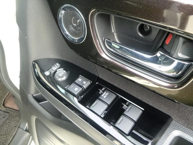 Ｎ－ＢＯＸカスタム Ｇ・Ｌターボホンダセンシング　４ＷＤ　両側電動ドア　軽度冠水歴有ルームクリーニング済　純正ＳＤナビ　衝突被害軽減システム　ハーフレザーシート　スマートキー　ＬＥＤヘッド　ビルトインＥＴＣ　レーダークルコン　純正１５インチアルミ（29枚目）