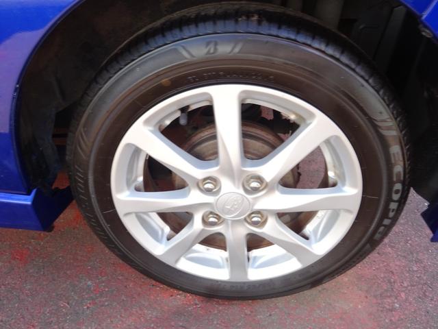 ステラ カスタムＲ　４ＷＤ　ナビＴＶ　バックカメラ　Ｂｌｕｅｔｏｏｔｈ　スマートキー　プッシュスタート　エンジンスターター　シートヒーター　ベンチシート　純正アルミホイール（7枚目）