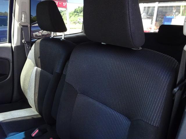 ステラ カスタムＲ　４ＷＤ　ナビＴＶ　バックカメラ　Ｂｌｕｅｔｏｏｔｈ　スマートキー　プッシュスタート　エンジンスターター　シートヒーター　ベンチシート　純正アルミホイール（11枚目）