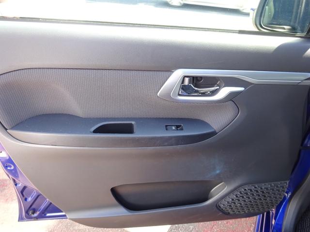 ステラ カスタムＲ　４ＷＤ　ナビＴＶ　バックカメラ　Ｂｌｕｅｔｏｏｔｈ　スマートキー　プッシュスタート　エンジンスターター　シートヒーター　ベンチシート　純正アルミホイール（12枚目）