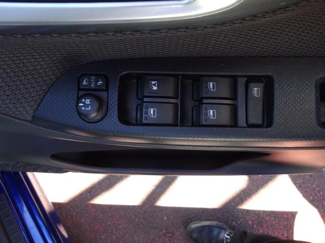 ステラ カスタムＲ　４ＷＤ　ナビＴＶ　バックカメラ　Ｂｌｕｅｔｏｏｔｈ　スマートキー　プッシュスタート　エンジンスターター　シートヒーター　ベンチシート　純正アルミホイール（42枚目）