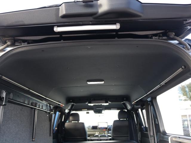 ハイエースバン スーパーGL ダークプライムII フルカスタムオフロードスタイル ユーアイショック&スタビライザー ビックXナビ&フリップダウンモニター シートカバー 片側跳ね上げベットキット 床板パネル 網戸 NT-1アルミ TRタイヤ(31枚目)