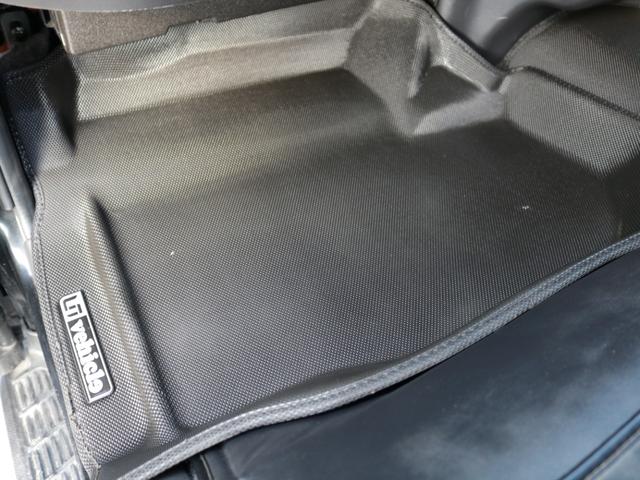 ハイエースバン スーパーGL ダークプライムII フルカスタムオフロードスタイル ユーアイショック&スタビライザー ビックXナビ&フリップダウンモニター シートカバー 片側跳ね上げベットキット 床板パネル 網戸 NT-1アルミ TRタイヤ(52枚目)