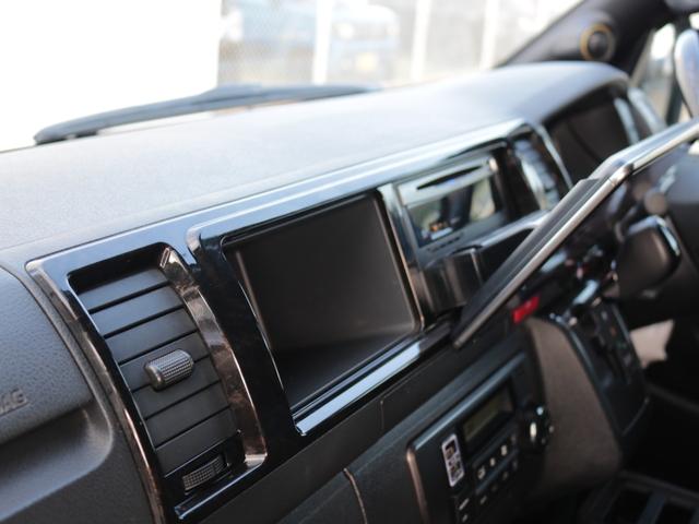 ハイエースバン スーパーGL ダークプライムII フルカスタムオフロードスタイル ユーアイショック&スタビライザー ビックXナビ&フリップダウンモニター シートカバー 片側跳ね上げベットキット 床板パネル 網戸 NT-1アルミ TRタイヤ(68枚目)