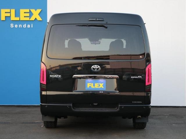 ハイエースバン スーパーＧＬ　ダークプライムＩＩ　高年式・３０００キロ台　オリジナル　ティーフォースフロントスポイラー　ネオトレース　スモークＬＥＤテールランプ　パウ１６インチＡＷ　リンクスファクトリーベットキット　３Ｄフロアマットフロント３Ｐ・リア（8枚目）