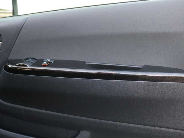 ハイエースバン スーパーＧＬ　ダークプライムＩＩ　高年式・３０００キロ台　オリジナル　ティーフォースフロントスポイラー　ネオトレース　スモークＬＥＤテールランプ　パウ１６インチＡＷ　リンクスファクトリーベットキット　３Ｄフロアマットフロント３Ｐ・リア（26枚目）