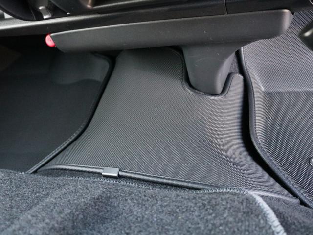 ハイエースバン スーパーＧＬ　ダークプライムＩＩ　高年式・３０００キロ台　オリジナル　ティーフォースフロントスポイラー　ネオトレース　スモークＬＥＤテールランプ　パウ１６インチＡＷ　リンクスファクトリーベットキット　３Ｄフロアマットフロント３Ｐ・リア（35枚目）