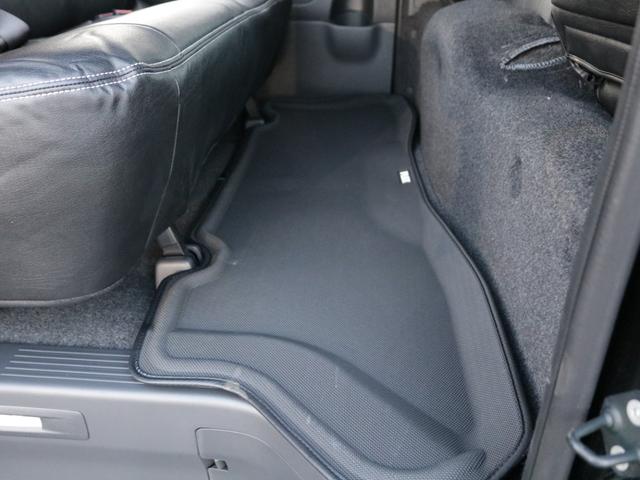 ハイエースバン スーパーＧＬ　ダークプライムＩＩ　高年式・３０００キロ台　オリジナル　ティーフォースフロントスポイラー　ネオトレース　スモークＬＥＤテールランプ　パウ１６インチＡＷ　リンクスファクトリーベットキット　３Ｄフロアマットフロント３Ｐ・リア（39枚目）